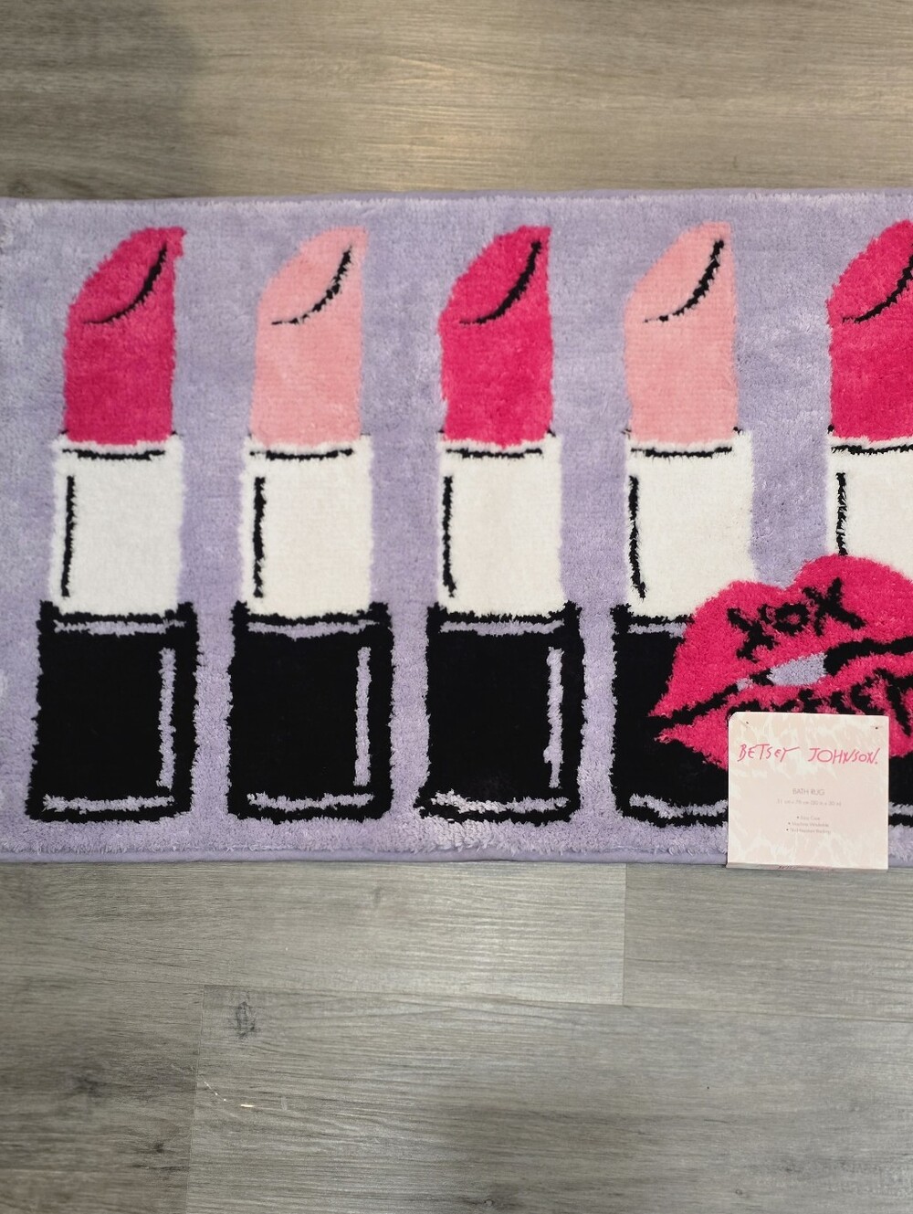 Betsey Johnson Logo Lips & Lipstick Pattern Plush Bath Rug - Picture 3 of 7